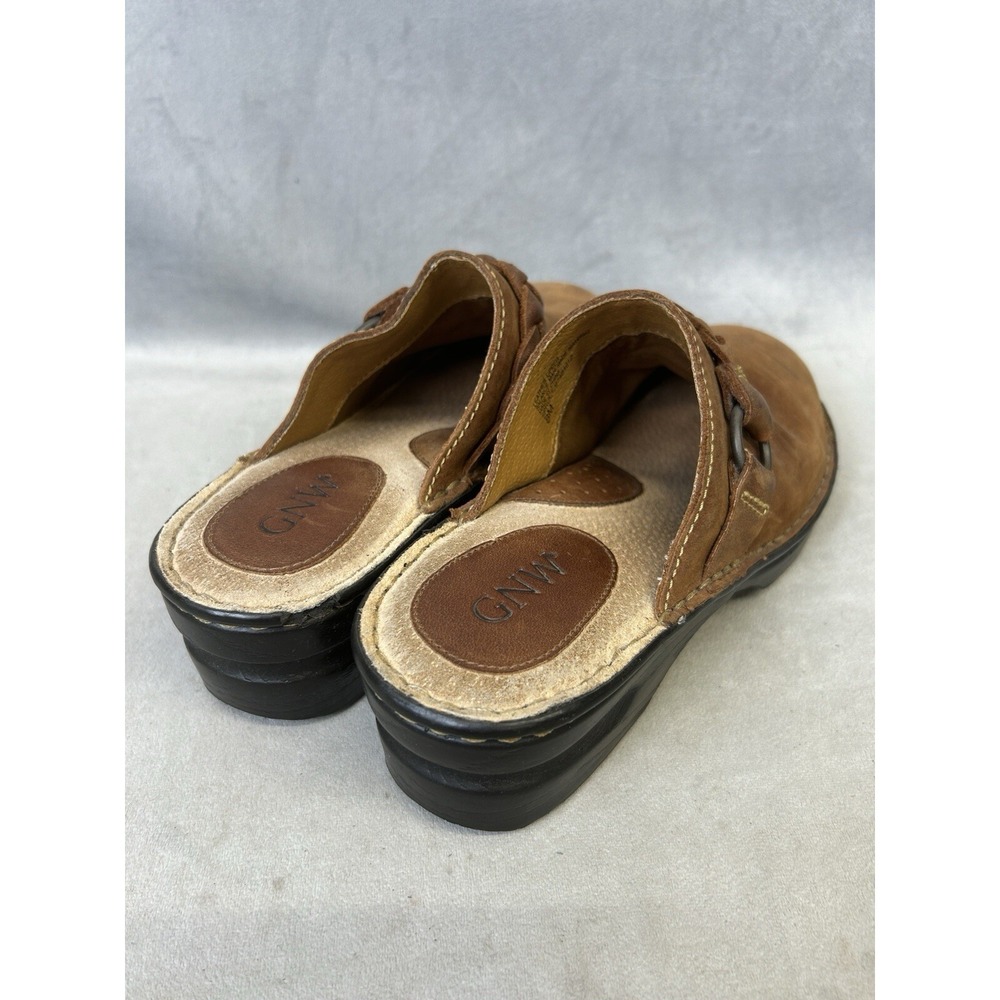 GNW Clogs Sandals Slide On Size 8 Medium Spruce Brown Tan Leather Buckle Cute - Picture 3 of 10